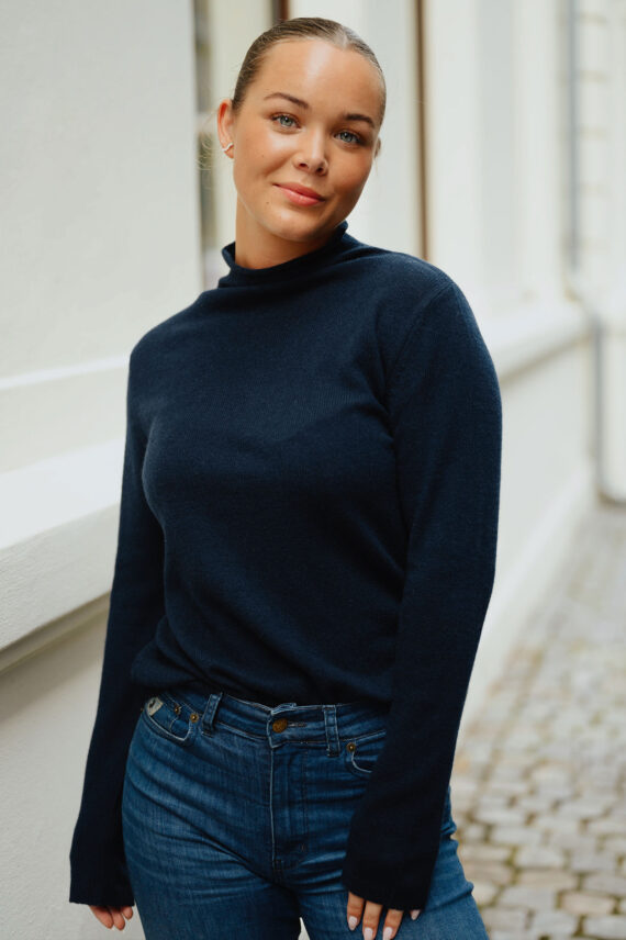 Martine, Mørk blå