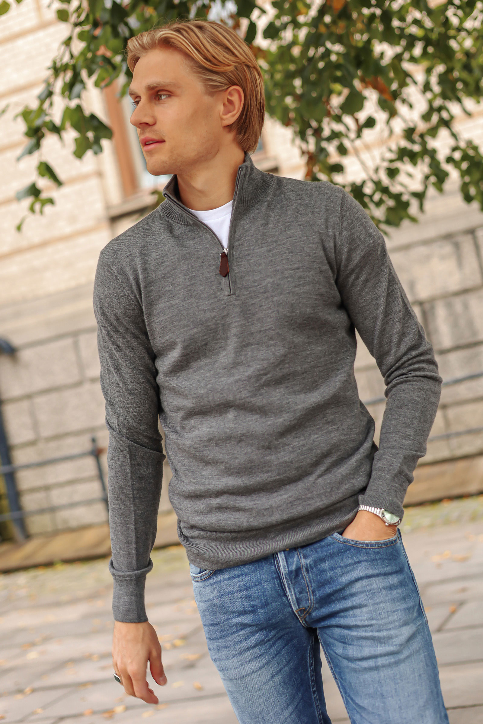 Christian, Mørk Grå