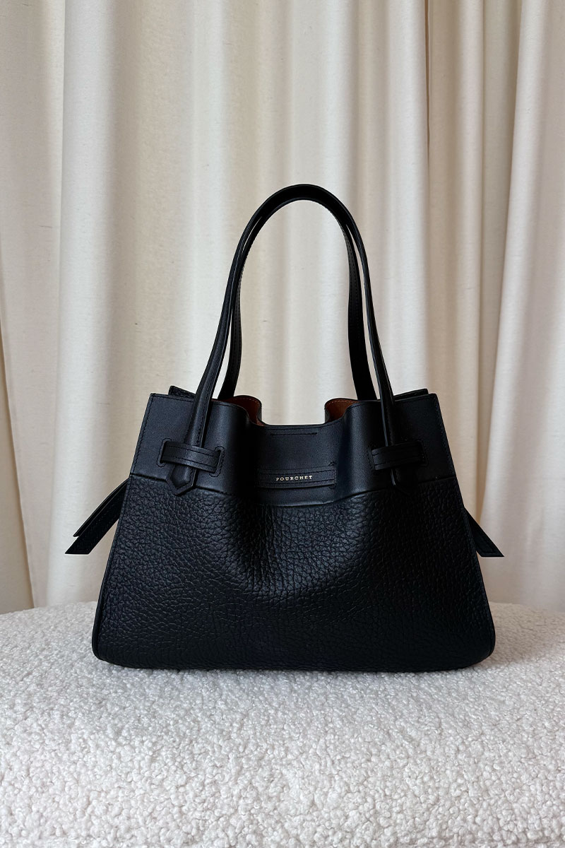 Blossom, Noir