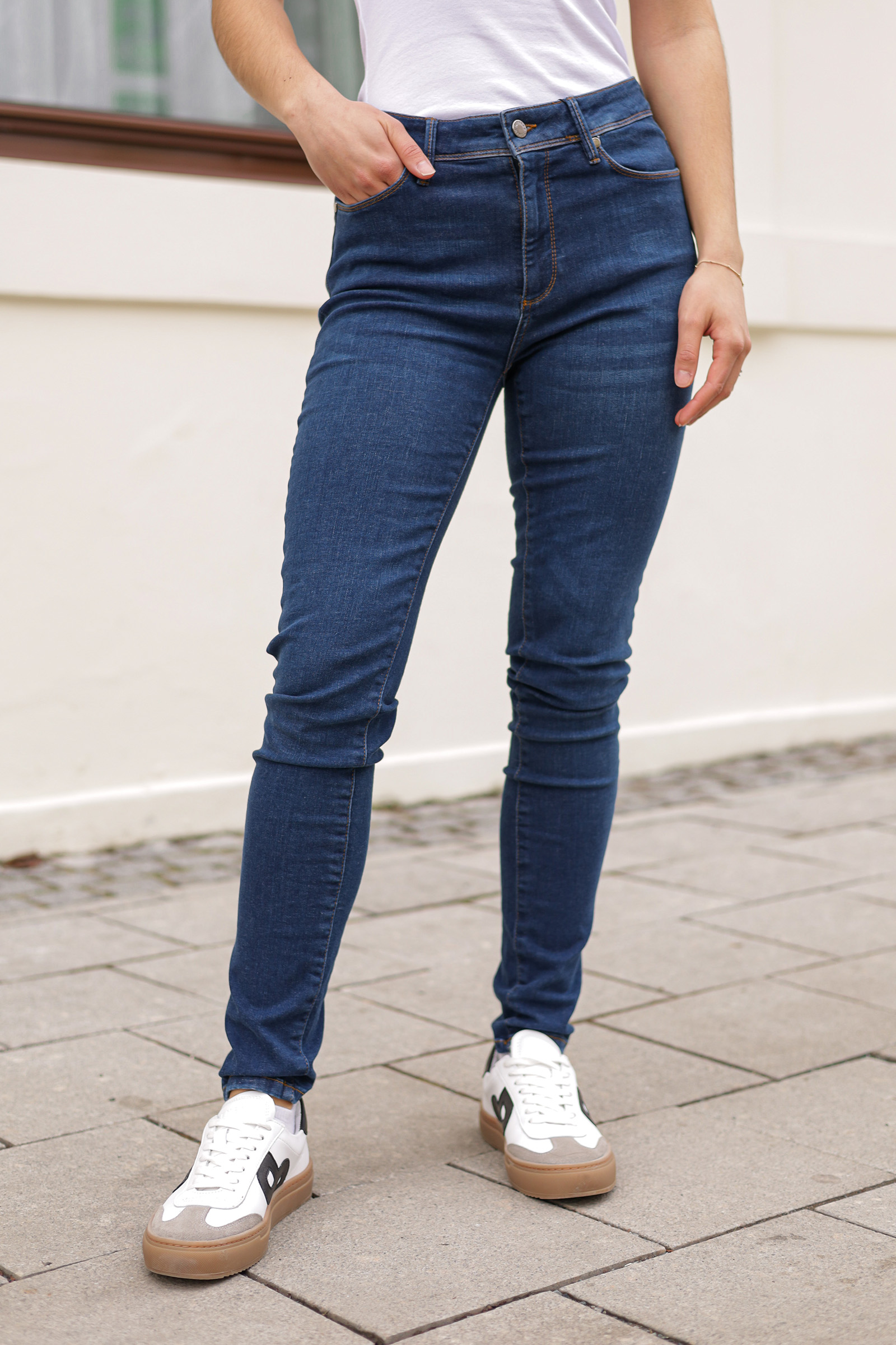 Poline Swan, Japan Blue