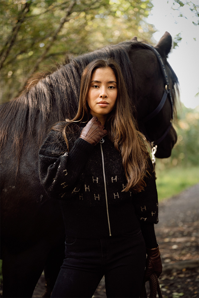 Martha Jakken, Sort - Bilde 4