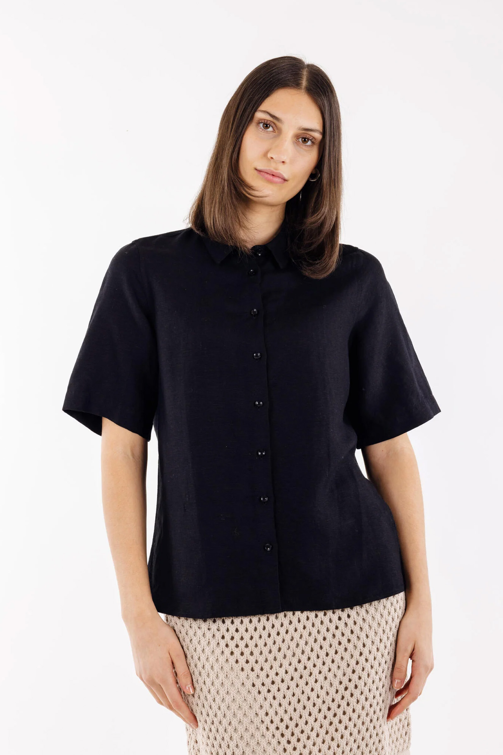 urban-pioneers-liza-ss-shirt-black