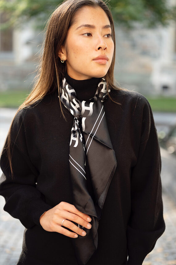 Frøya Silk Scarf Large, Black