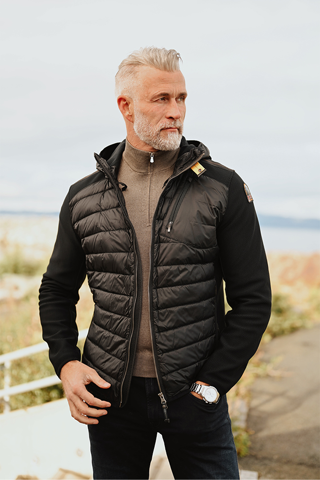 Buck AW25, Black