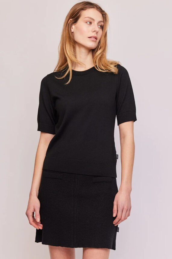 emmy merino top black