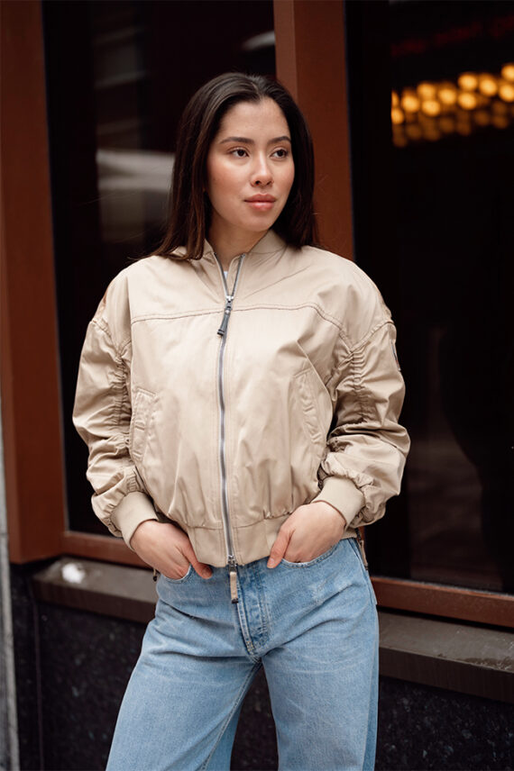 Kathryn Bomber, Sun Kissed