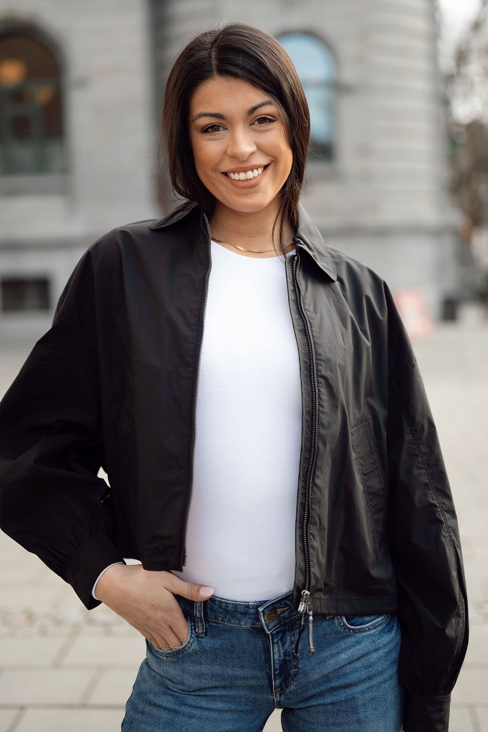 Laurette, Black