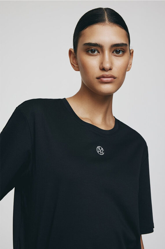 Melea Icon Tee, Black/Egret
