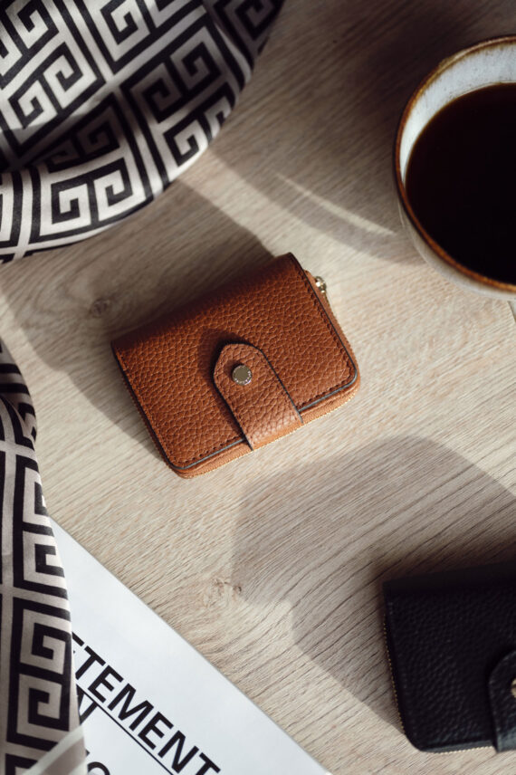 Club Medium Coin Purse, Camel