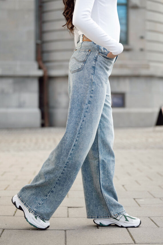 Stella A Line, Take The Hint Blue