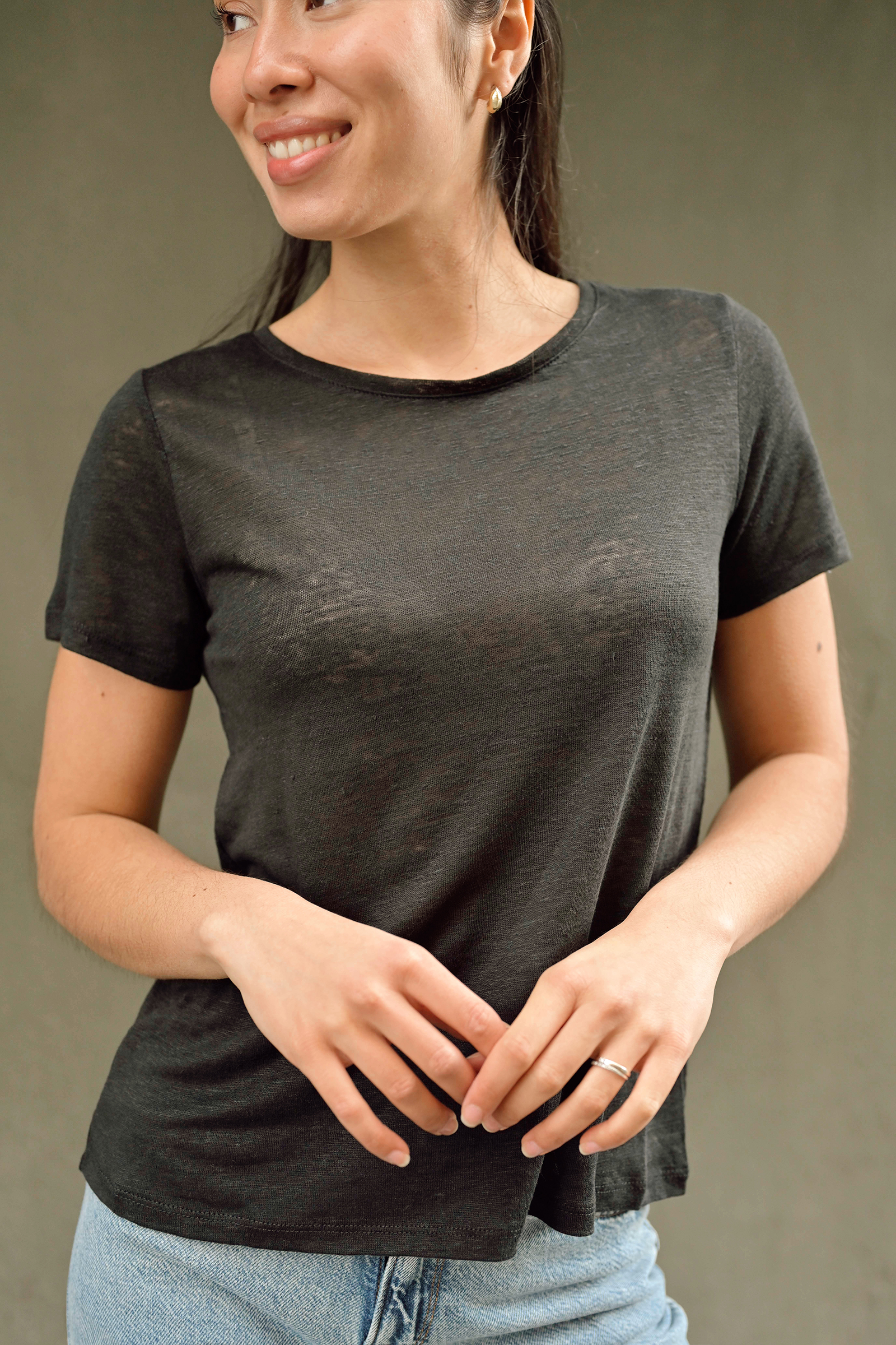 Alicia Tee, Black
