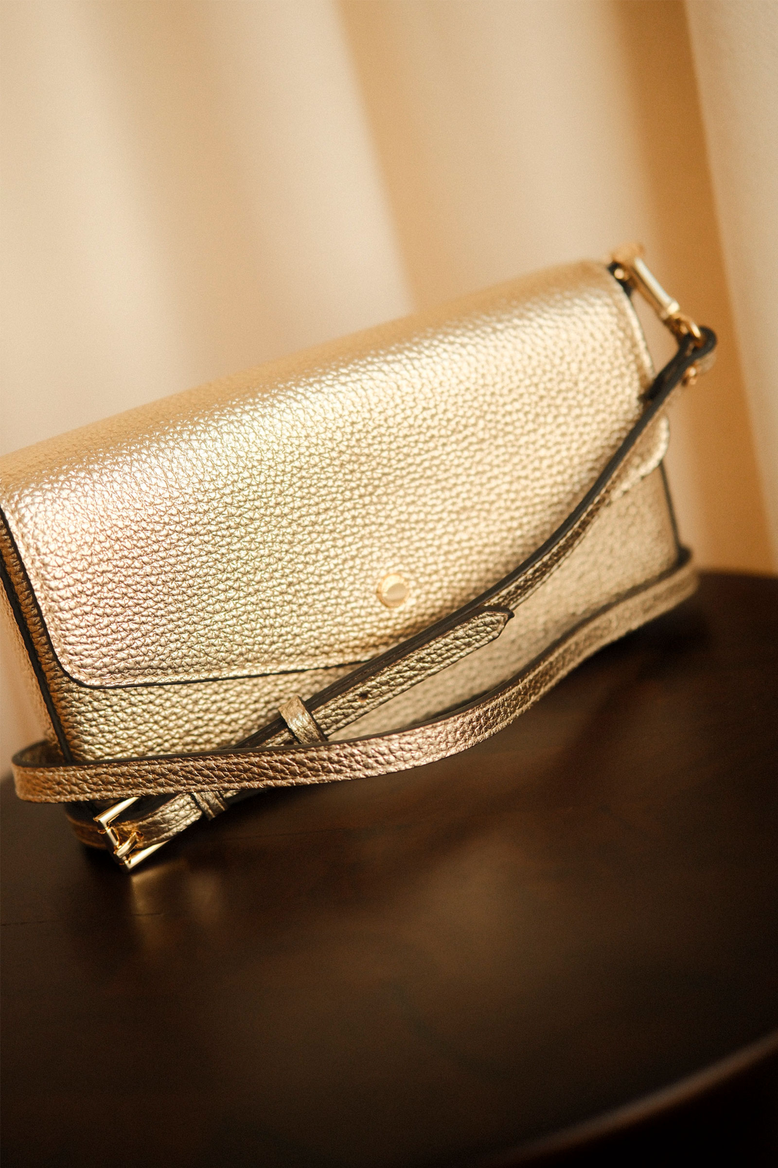 Club Leather Clutch Bag, Gold - Bilde 5