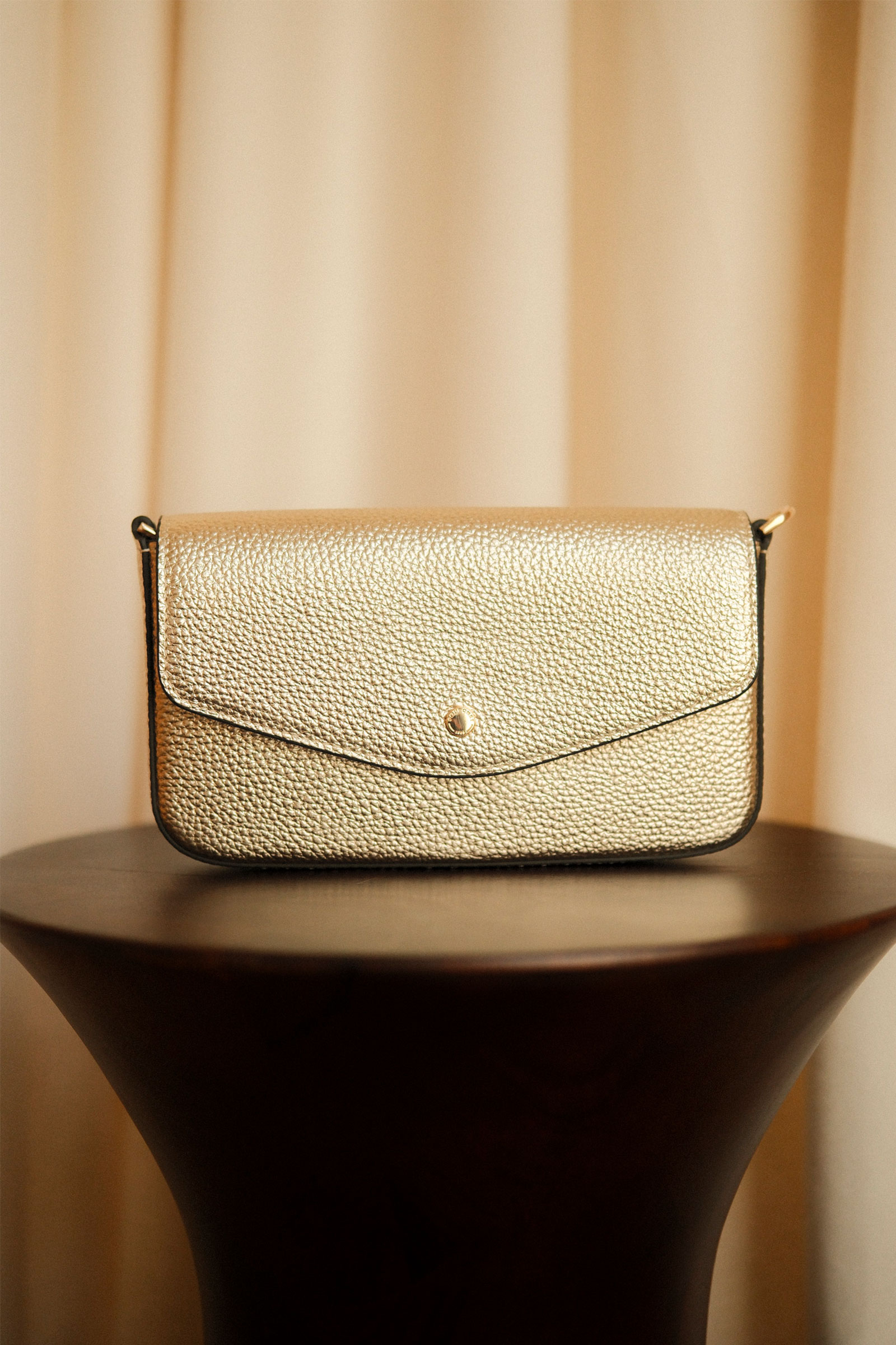 Club Leather Clutch Bag, Gold - Bilde 7