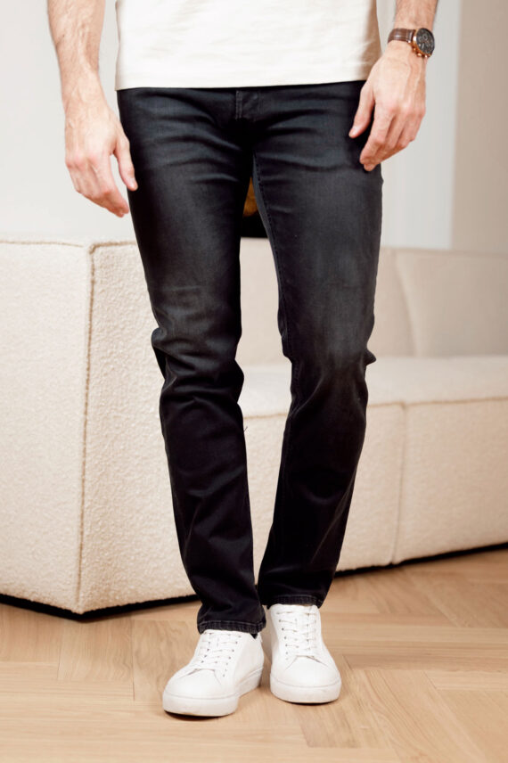 Grover Straight Fit, Sort