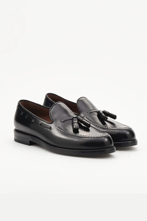Calfskin Class Tassel Loafers, Black