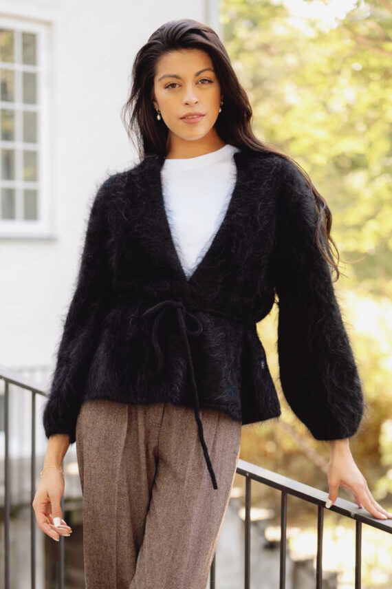 Fredrikke Chunky Cardigan, Black