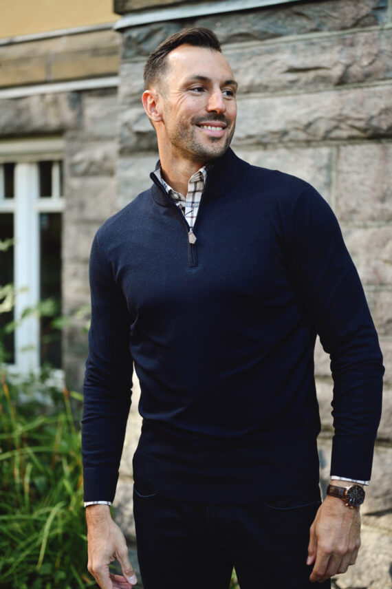 Christian, Mørk Blå