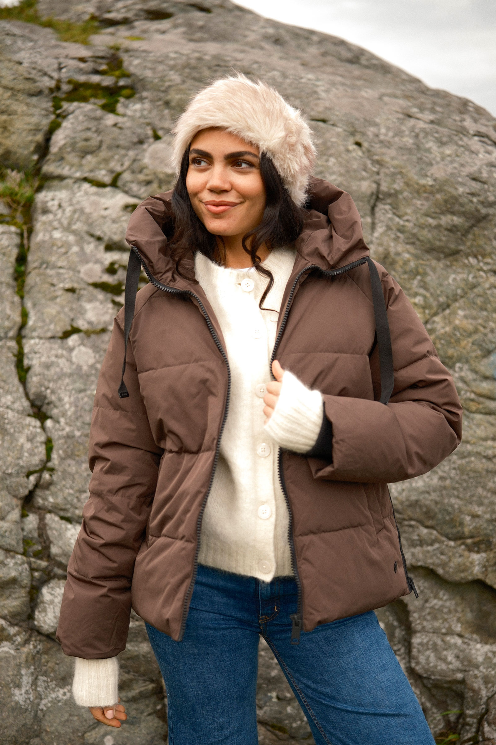 Pavine Down Short Jacket, Hot Fudge - Bilde 6