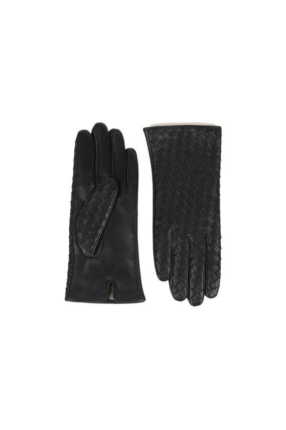 Molly Skinnhanske, Sort