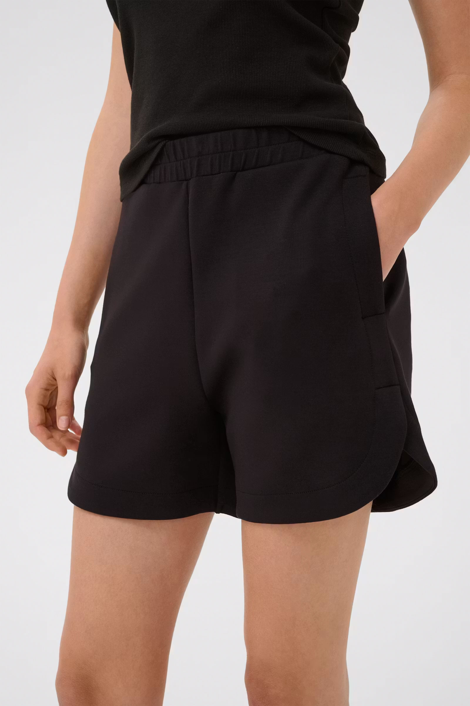 HenniehIw Vincent Shorts, Black