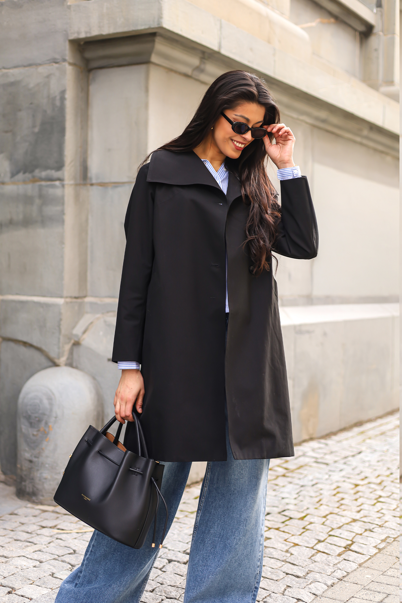 Alexis, Black