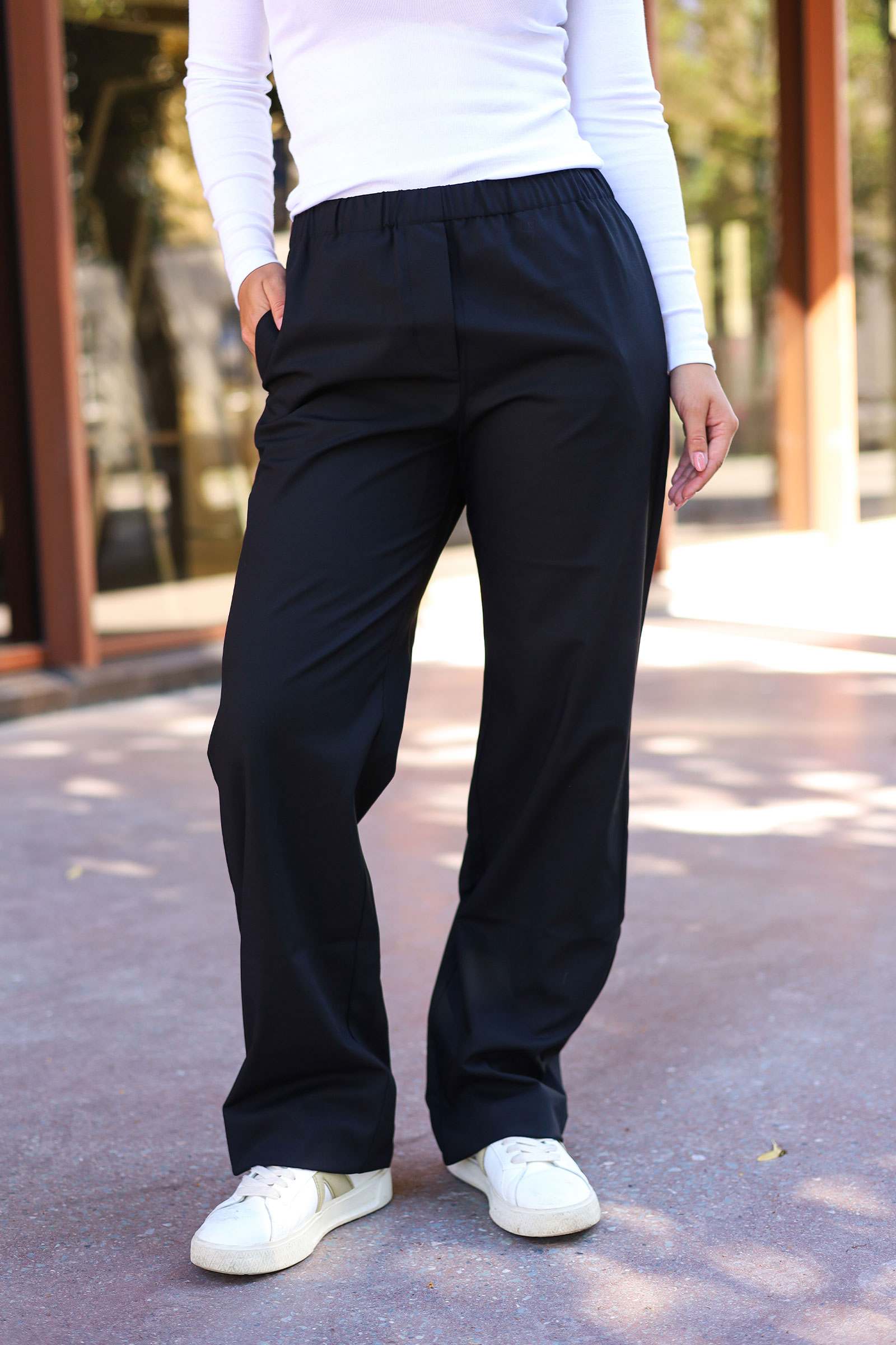 Sahoys Straight Trousers, Black
