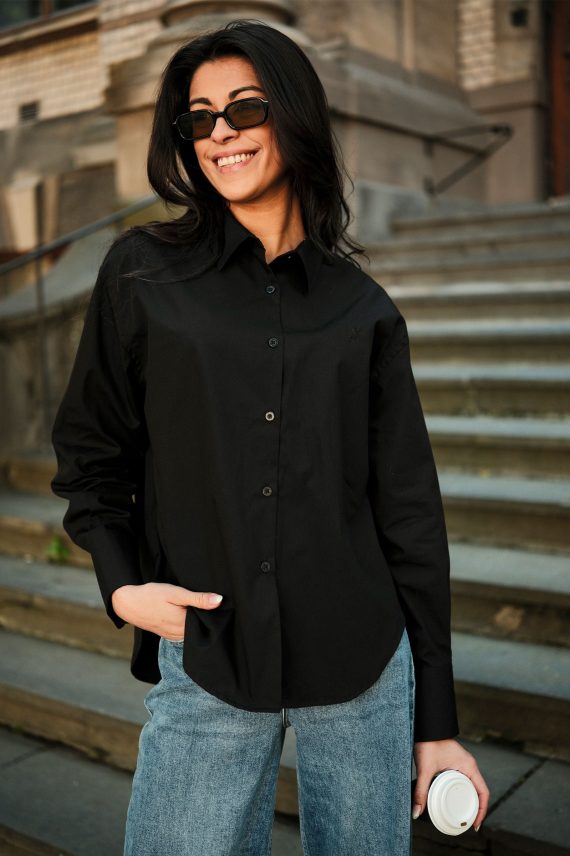 Caryn, Black