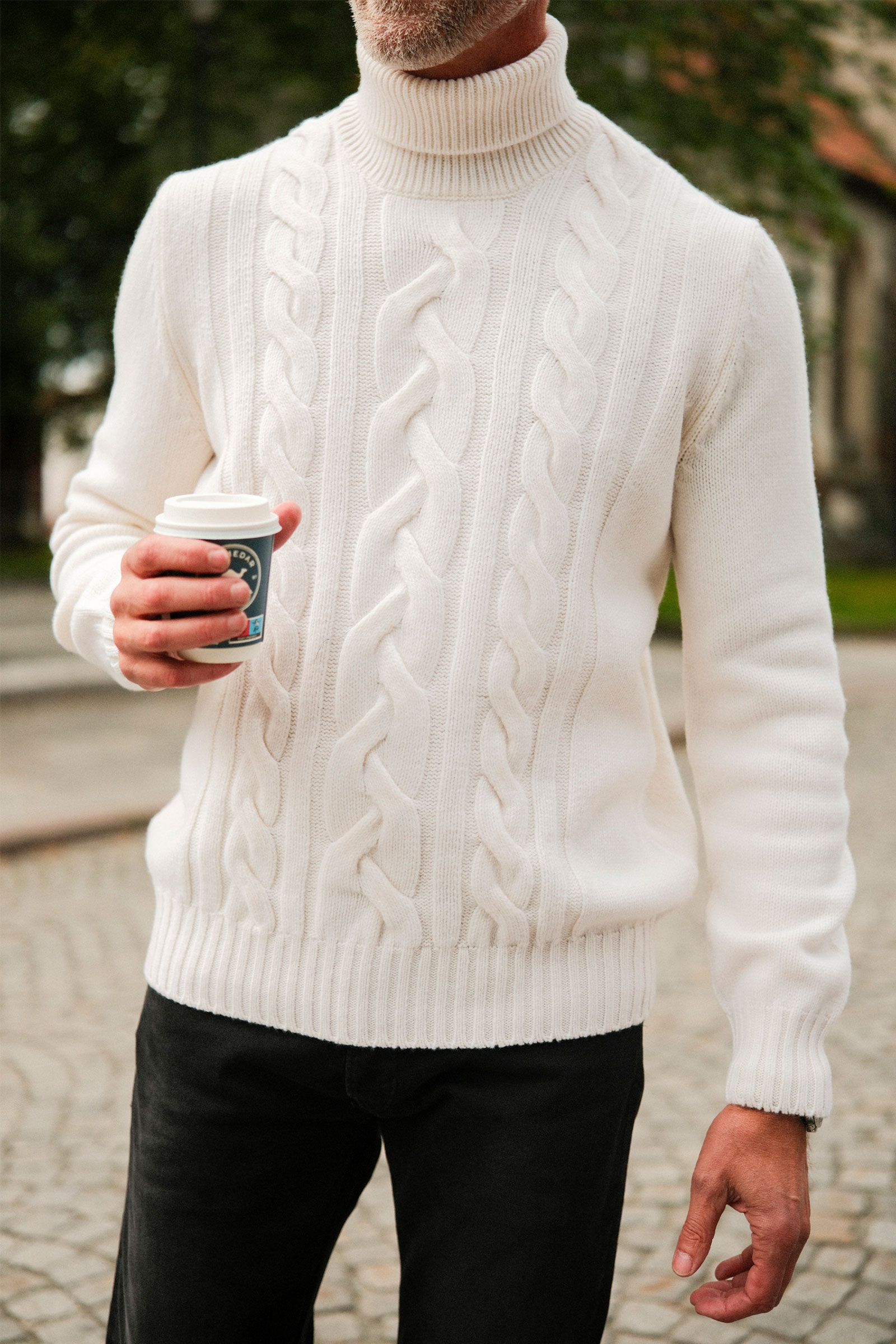Cabled Super Geelong Turtleneck, White - Bilde 3