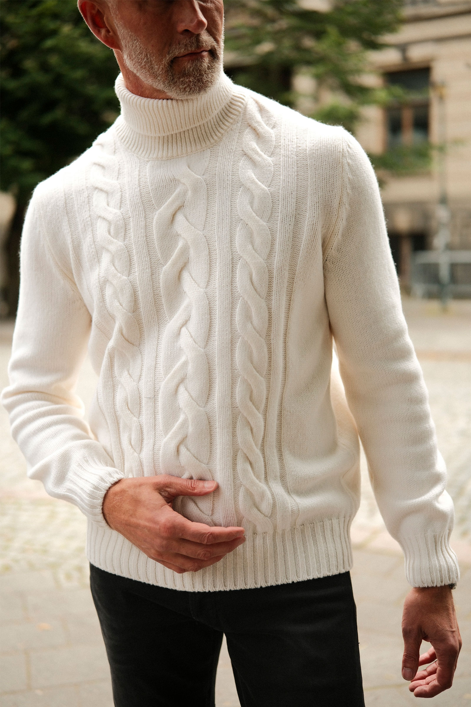 Cabled Super Geelong Turtleneck, White - Bilde 5