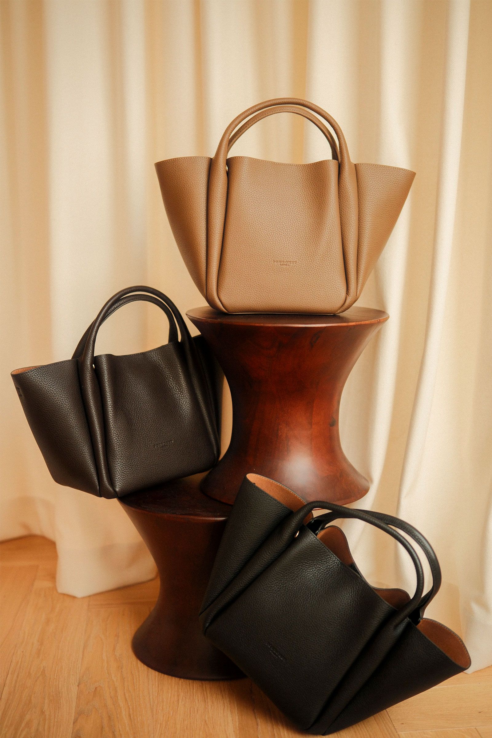 Cowhide Leather Large Satchel, Sort - Bilde 9